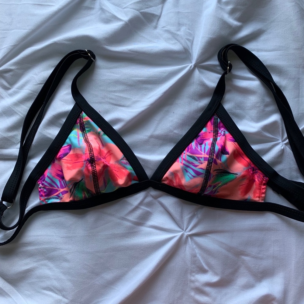 Xhilaration Floral Bikini Top